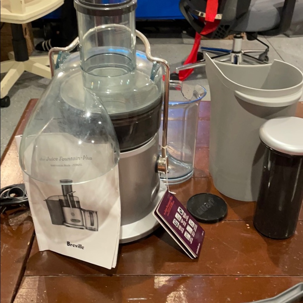 JUICE FOUNTAIN PLUS BREVILLE